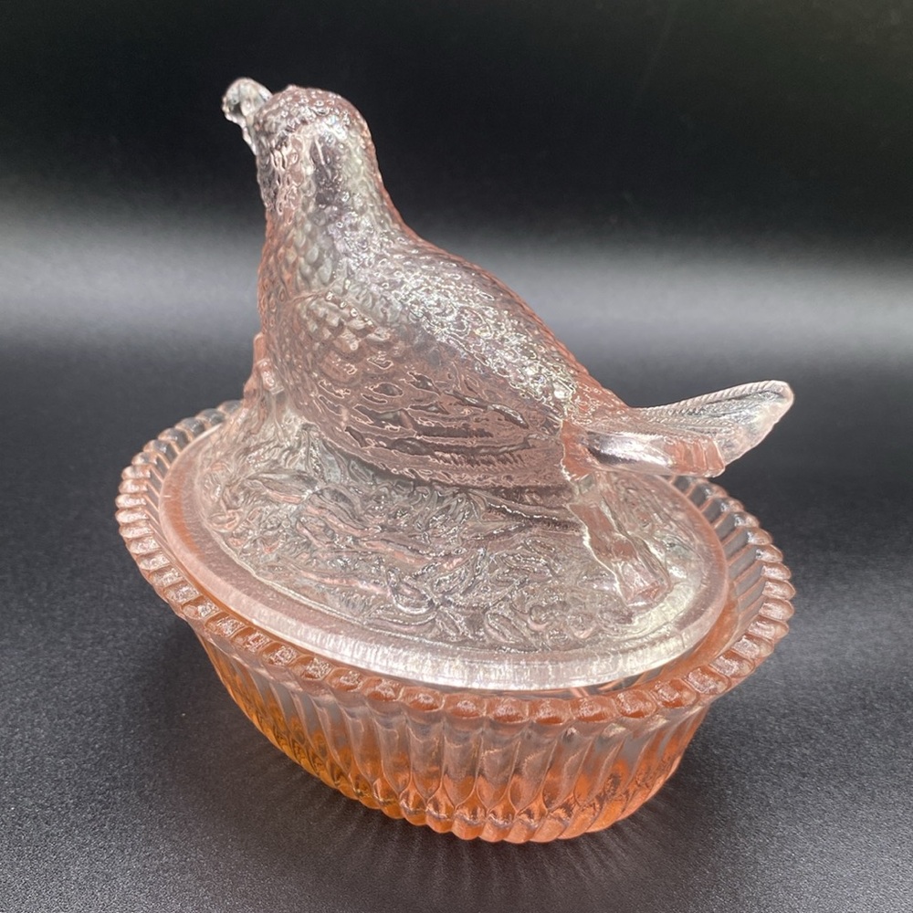 BOYD GLASS ROBIN ON NEST with BERRY LIGHT ROSE - Picture 8 of 13